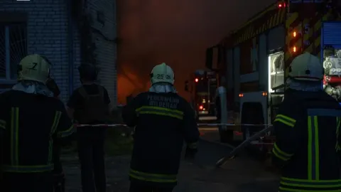 Нічний обстріл: понад 160 дронів, пожежі в Києві та Запоріжжі, постраждали мати й син