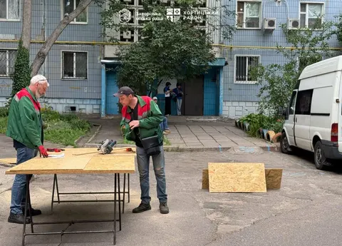 У Запоріжжі після атак пошкоджено квартири у трьох багатоповерхівках