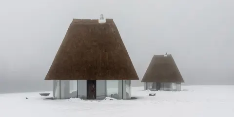 Хата-мазанка з солом'яним дахом заввишки 10 метрів — у шортлісті Dezeen Awards