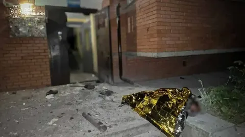 Атака дронів на Суми: загинула жінка, пошкоджено будинок і п'ять авто