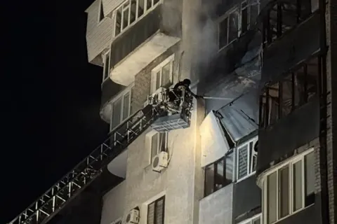 Атака дронів на Запоріжжя: у багатоповерхівці згоріли дві квартири