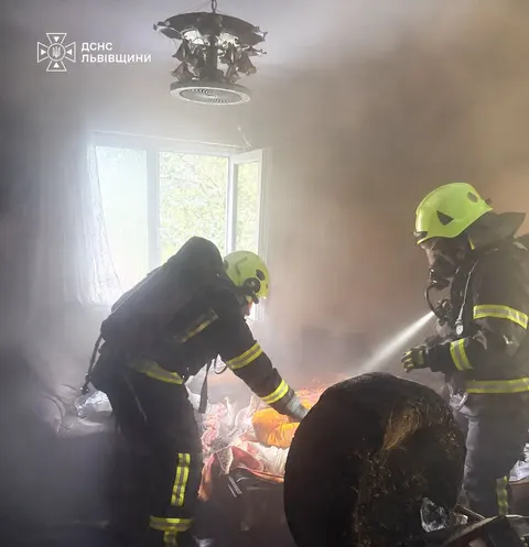 Пожежа на Львівщині: у селі Старий Кропивник горіли ліжко та речі, ніхто не пост