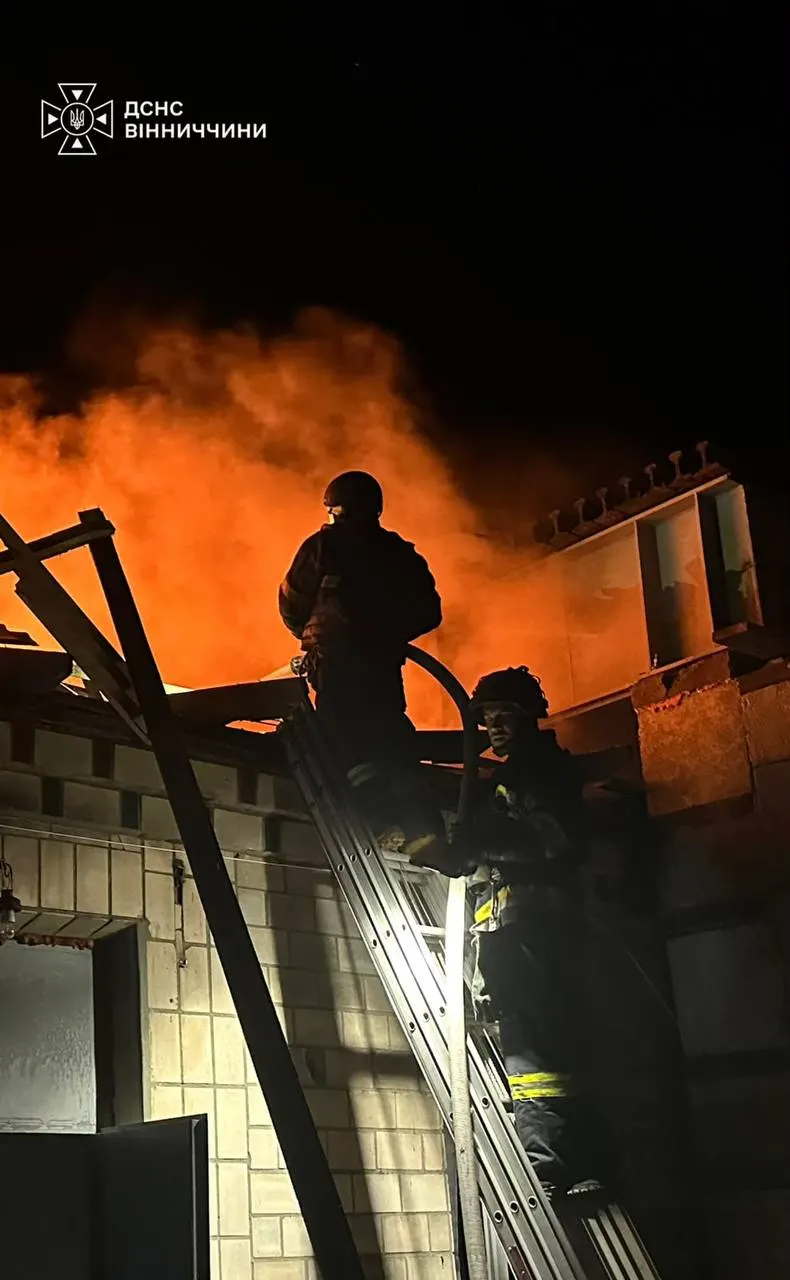 Удари по залізниці на Вінниччині, рятувальниках у Запоріжжі та пожежі у Краматорську