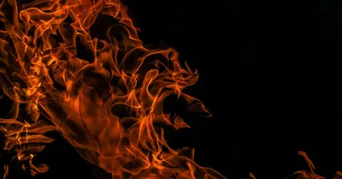 Пожежі на Київщині після атаки: що відомо власникам житла