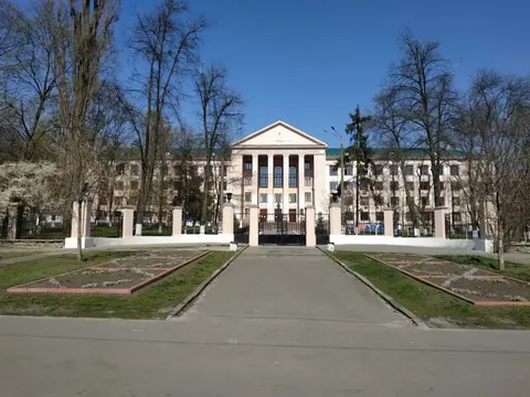 Ремонт гуртожитку Богомольця за 66,7 млн: вікна й вата у кошторисі дорожчі за ринкові