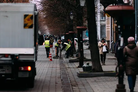Львівські комунальники масово звільняються через бронювання: що це означає для мешканців