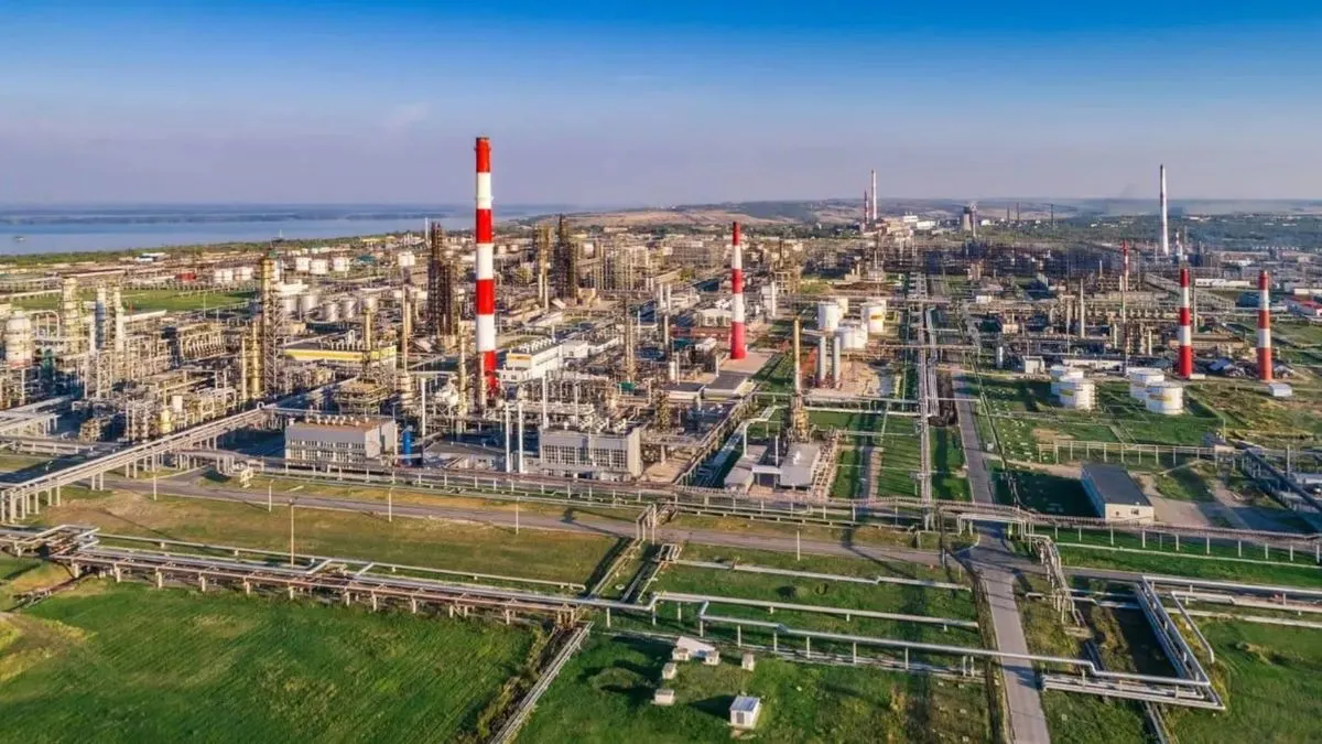 Два російські НПЗ стали: ремонт Сизранського заводу затягнеться на місяць