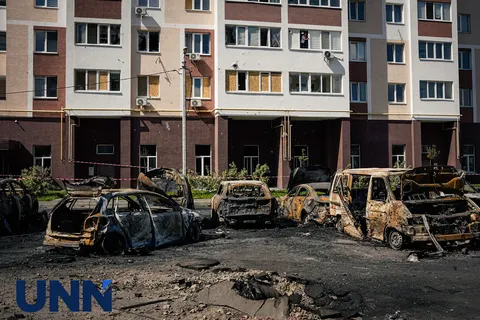 Удар БПЛА по Вишневому: пошкоджено ЖК, пожежа на парковці знищила автівки