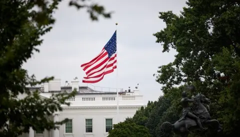 Верховний суд США дозволив Трампу будувати бальну залу в Білому домі