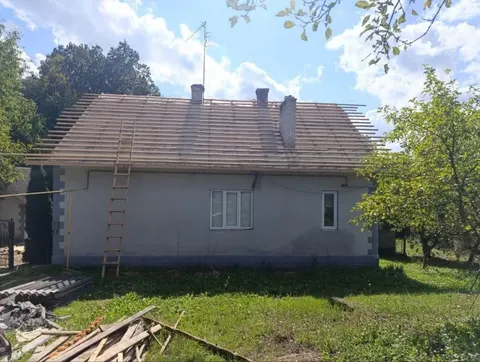 У двох селах Великокучурівської громади ремонтують житло для ВПО