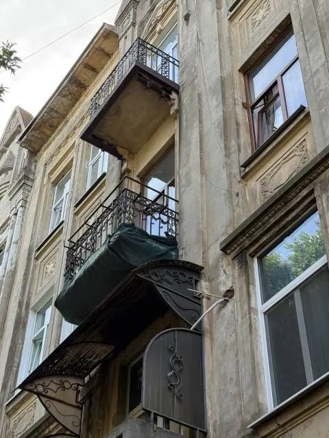 Суд зобов'язав власницю квартири у Львові відреставрувати балкон у пам'ятці архітектури
