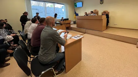 Суд знову відклав справу про оренду Лаври: нові терміни