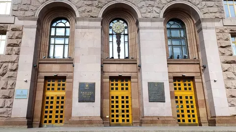Вирубка на Теремках: у КМДА пояснили, навіщо техніка в лісосмузі