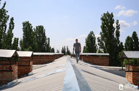 У Миколаєві відремонтують дах будинку на Вінграновського: скільки коштує і що зр