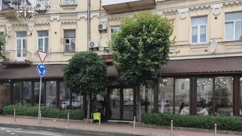 На Подолі через суд вимагають знести незаконну прибудову до пам'ятки