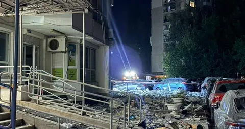 Нічна атака на Одесу: пошкоджена багатоповерхівка, постраждали восьмеро людей
